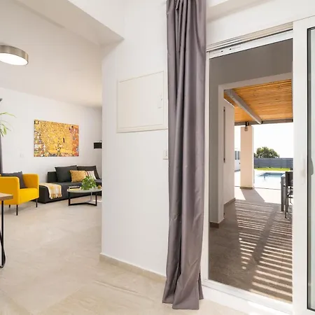Villa South *
